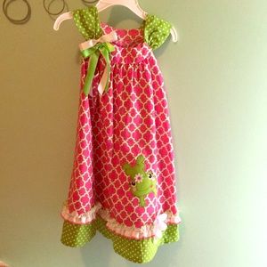 4T Like New Pink/Green Frog appliqué dress